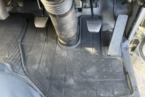 サムネイル: 平成23年　エルフ２トンダンプ　全塗装済み　車検1年付　コボレーン　フル装備　ETC　５MT