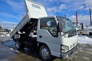 サムネイル: 平成18年　いすゞ　エルフ　２トンダンプ（小型貨物・4ナンバー）（車検1年付）