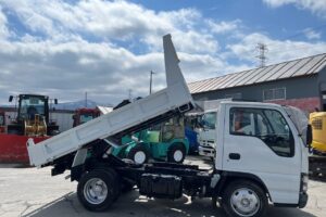 サムネイル: 平成18年　いすゞ　エルフ　２トンダンプ（小型貨物・4ナンバー）（車検1年付）