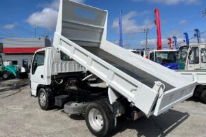 サムネイル: 平成18年　いすゞ　エルフ　２トンダンプ（小型貨物・4ナンバー）（車検1年付）