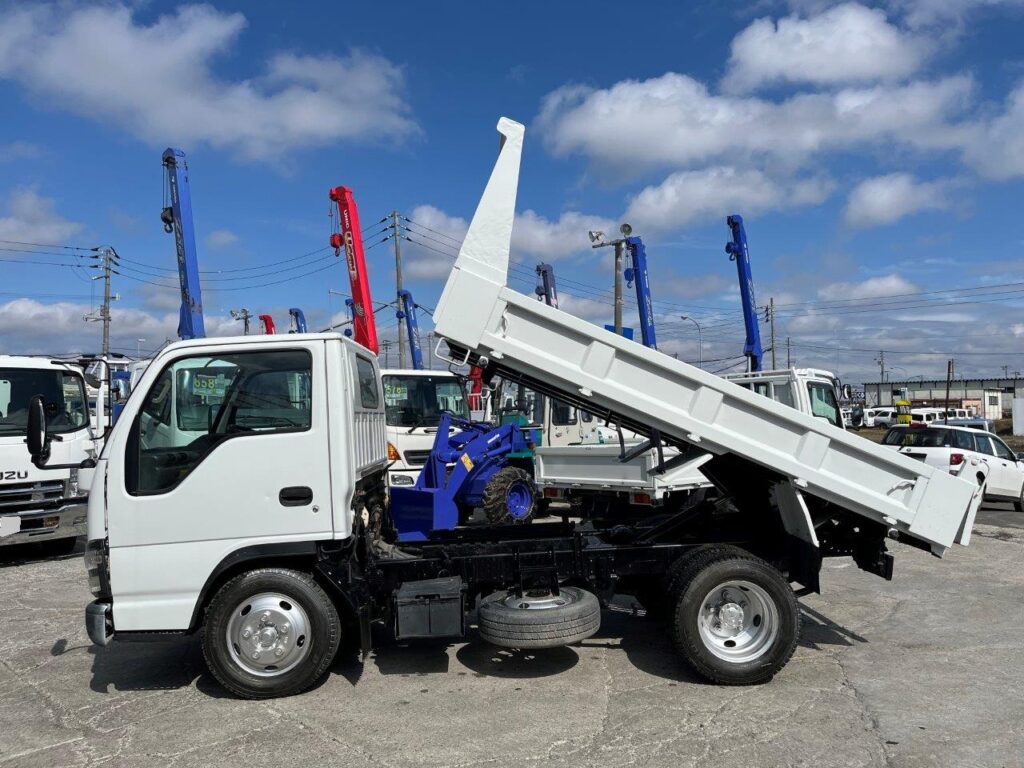 平成18年　いすゞ　エルフ　２トンダンプ（小型貨物・4ナンバー）（車検1年付）