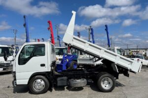 サムネイル: 平成18年　いすゞ　エルフ　２トンダンプ（小型貨物・4ナンバー）（車検1年付）