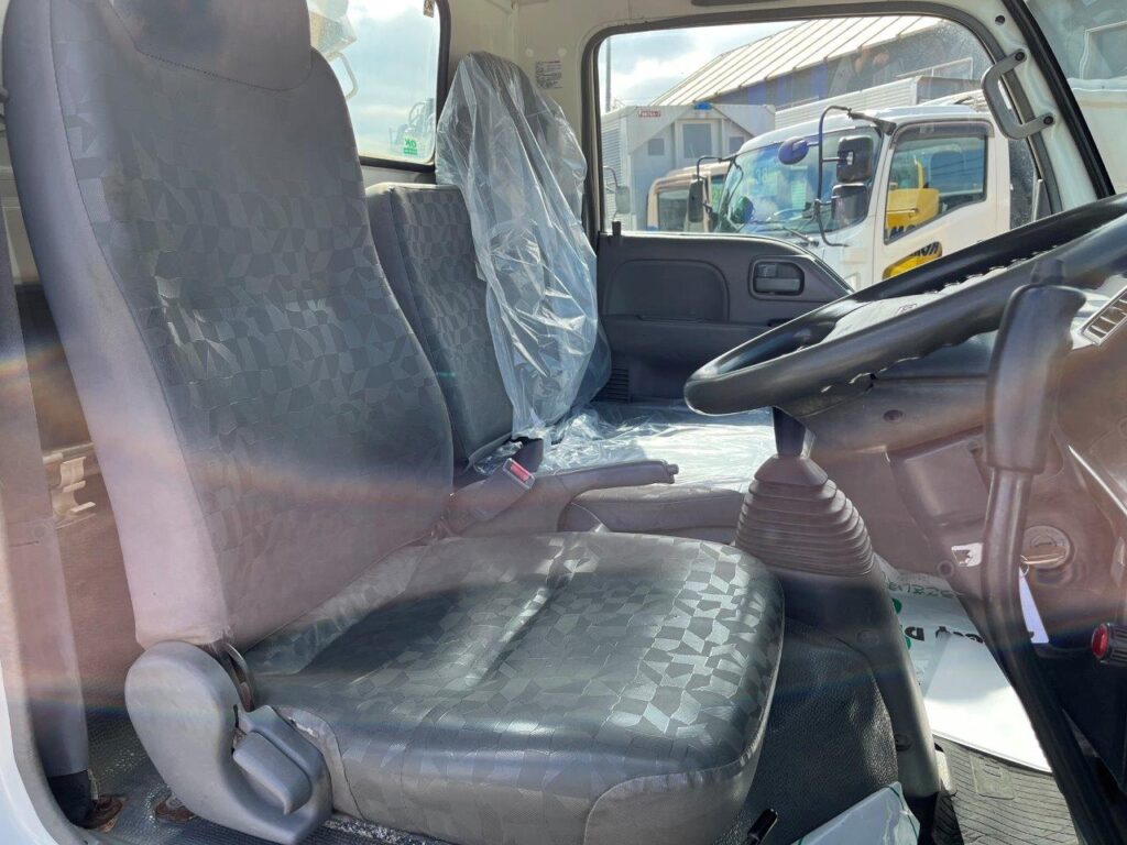 平成18年　いすゞ　エルフ　２トンダンプ（小型貨物・4ナンバー）（車検1年付）