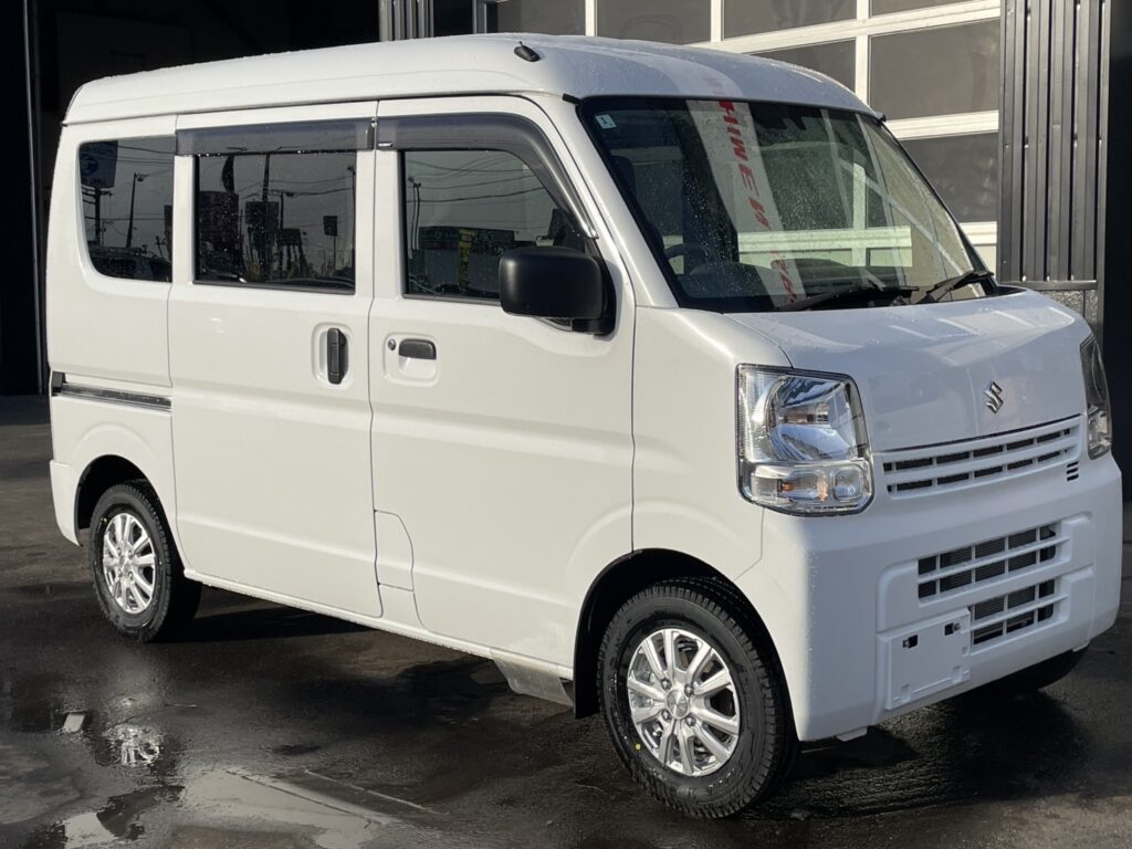 令和7年　エブリイバン　４WD　車検2年付