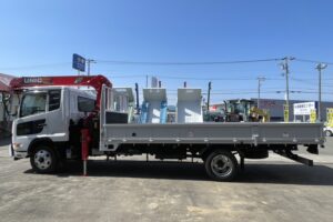 サムネイル: 平成29年　コンドル４トン４段クレーンロング ラジコン・ベッド付 全塗装済み フックイン