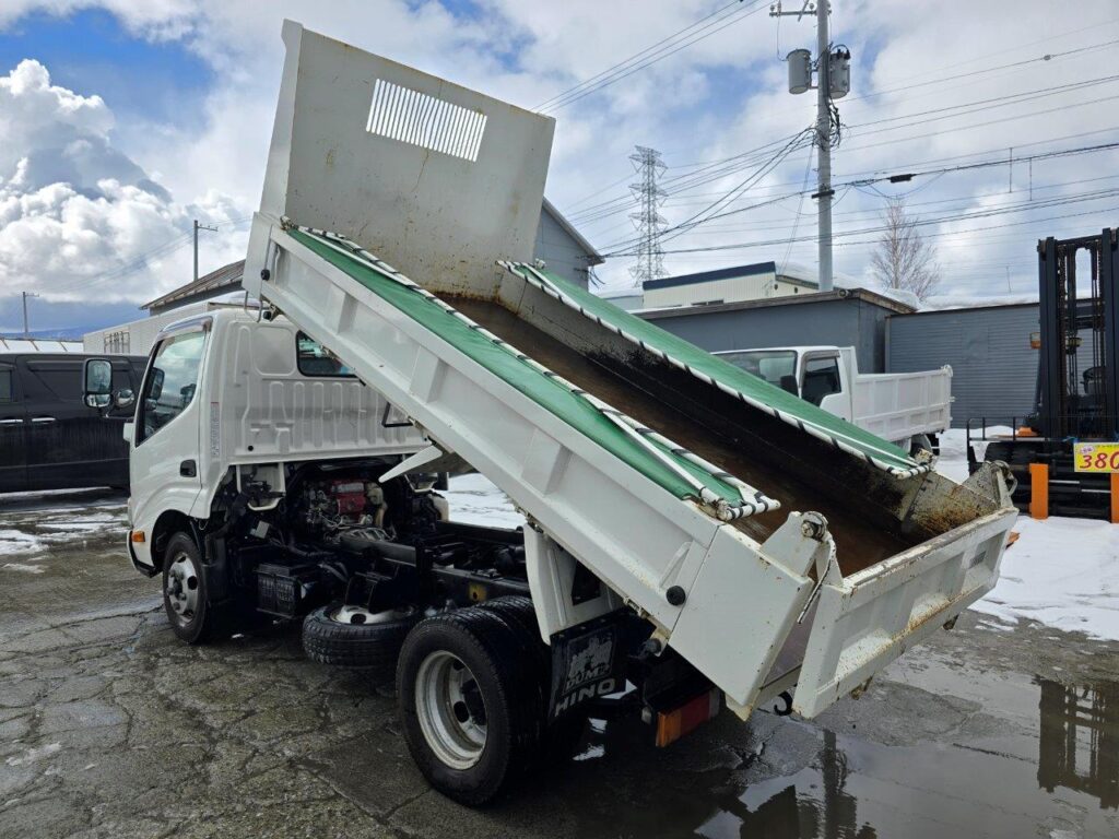 平成27年　日野　デュトロ　２トンダンプ　3方開き・コボレーン付・小型貨物（4ナンバー）（車検令和7年8月）