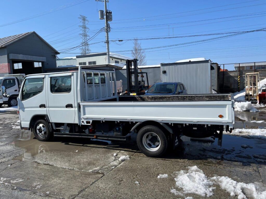 平成26年　三菱　キャンター　２トンWキャブ　ロング・全低床・リヤヒーター付（車検1年付）