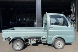 サムネイル: 平成29年　キャリイ軽トラック　４WD　車検2年付