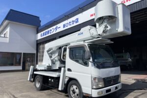 サムネイル: 平成18年　キャンター12M高所作業車 FRPバケット 全塗装済み