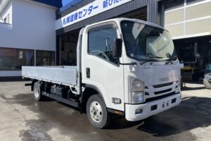 サムネイル: 平成30年　エルフ２トン平ロング　アルミアオリ　４WD　車検令和7年9月