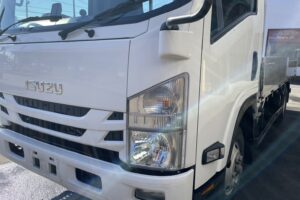 サムネイル: 平成30年　エルフ２トン平ロング　アルミアオリ　４WD　車検令和7年9月