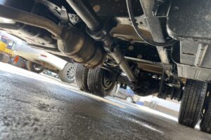 サムネイル: 平成30年　エルフ２トン平ロング　アルミアオリ　４WD　車検令和7年9月