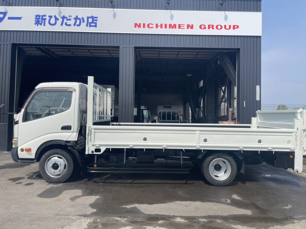平成22年　デュトロ1.8トン平　ワイドロング　パワーゲート　荷台・下廻り塗装済