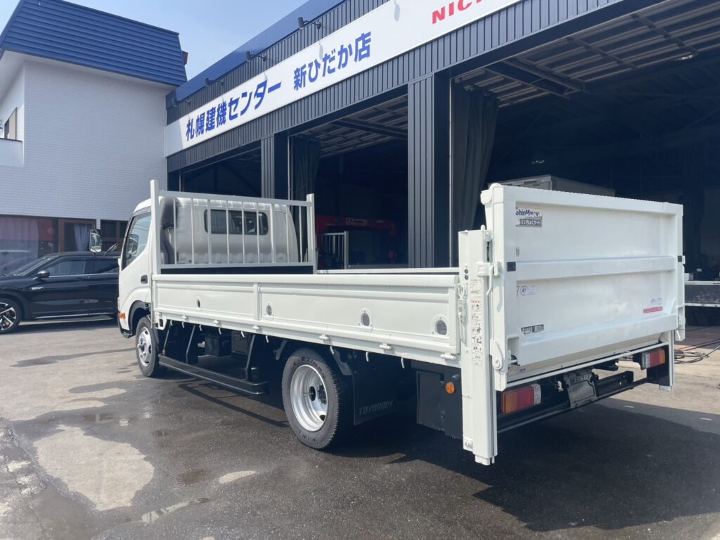 平成22年　デュトロ1.8トン平　ワイドロング　パワーゲート　荷台・下廻り塗装済