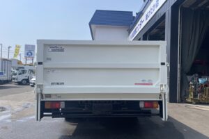 サムネイル: 平成22年　デュトロ1.8トン平　ワイドロング　パワーゲート　荷台・下廻り塗装済