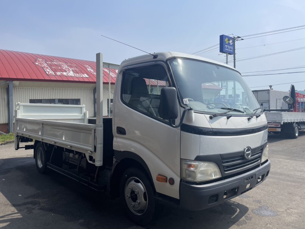 平成22年　デュトロ1.8トン平　ワイドロング　パワーゲート　荷台・下廻り塗装済