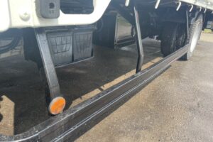 サムネイル: 平成22年　デュトロ1.8トン平　ワイドロング　パワーゲート　荷台・下廻り塗装済
