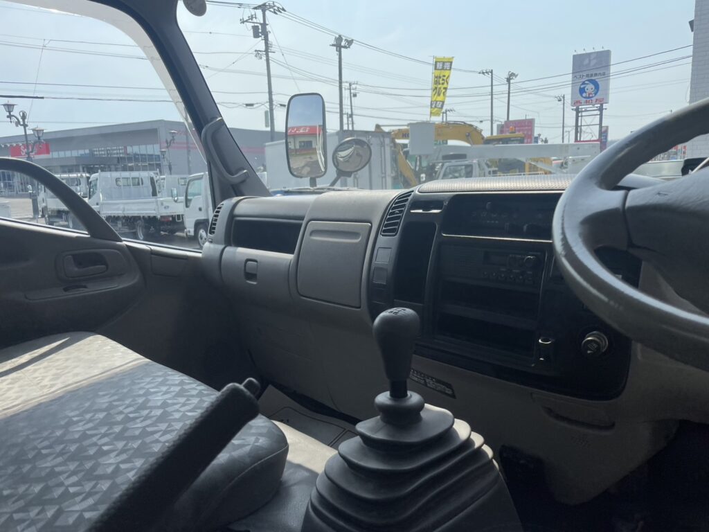 平成22年　デュトロ1.8トン平　ワイドロング　パワーゲート　荷台・下廻り塗装済