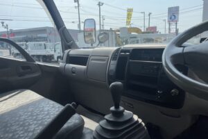 サムネイル: 平成22年　デュトロ1.8トン平　ワイドロング　パワーゲート　荷台・下廻り塗装済