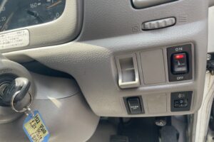 サムネイル: 平成22年　デュトロ1.8トン平　ワイドロング　パワーゲート　荷台・下廻り塗装済