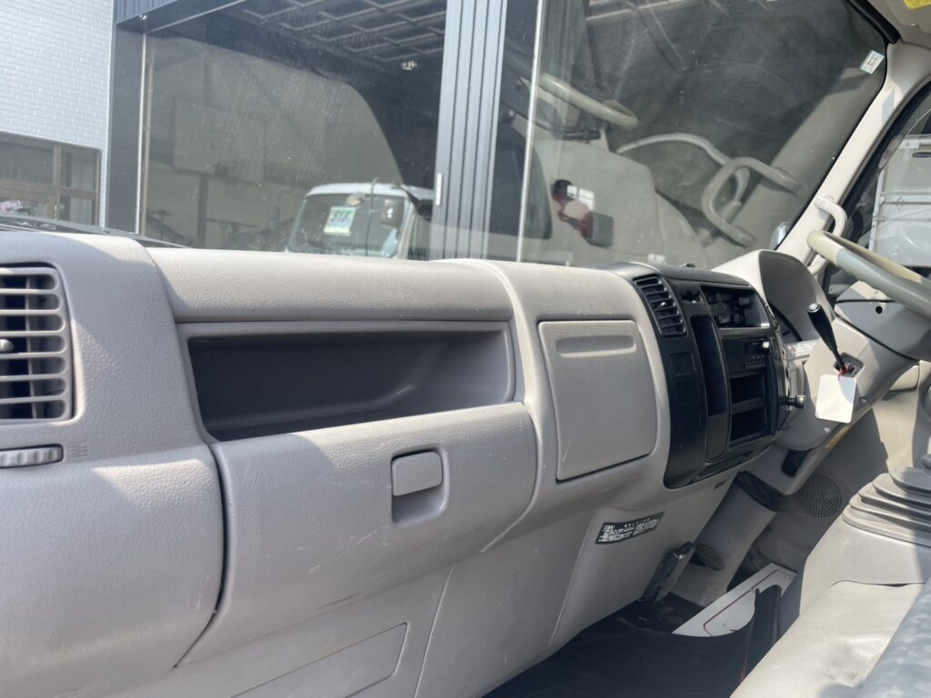 平成22年　デュトロ1.8トン平　ワイドロング　パワーゲート　荷台・下廻り塗装済