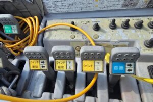 サムネイル: 平成18年　いすゞ　エルフ　14.6ｍ高所作業車　電工仕様・ウィンチ付（車検2年付）