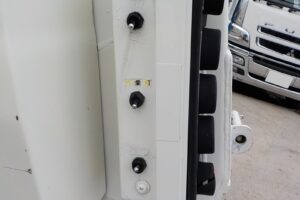 サムネイル: 平成22年　レンジャー 8.2立米 プレス式パッカー車