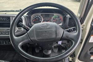 サムネイル: 平成24年　日野　レンジャー　４トン平ロング（車検1年付）