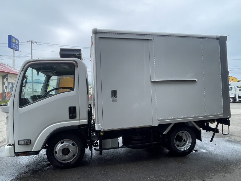 平成27年　エルフ２トンパネル　４WD　荷台・下廻り塗装済み　車検1年付