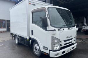 サムネイル: 平成27年　エルフ２トンパネル　４WD　荷台・下廻り塗装済み　車検1年付
