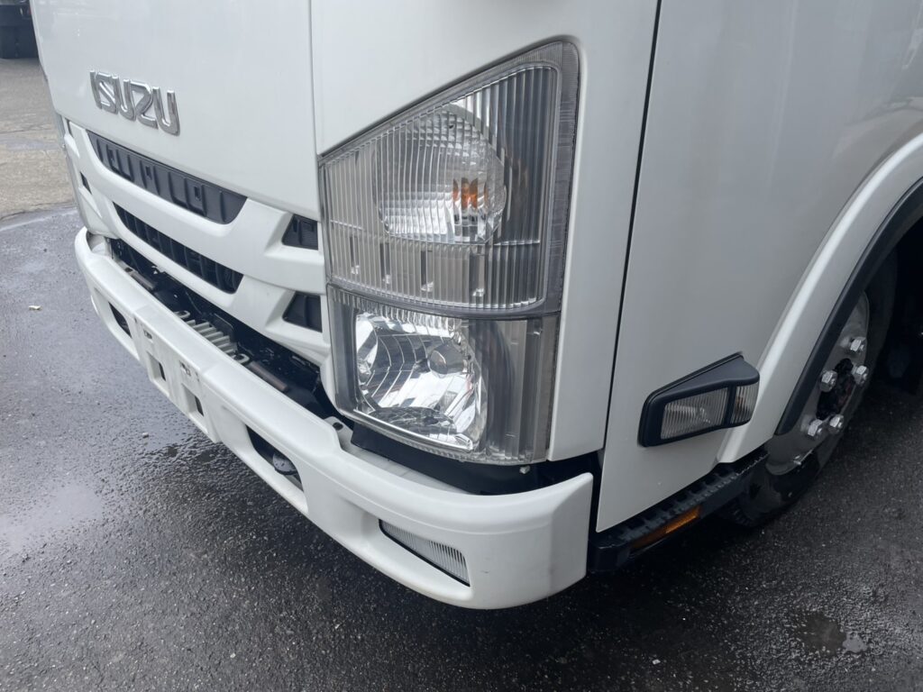 平成27年　エルフ２トンパネル　４WD　荷台・下廻り塗装済み　車検1年付