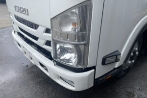 サムネイル: 平成27年　エルフ２トンパネル　４WD　荷台・下廻り塗装済み　車検1年付
