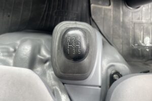 サムネイル: 平成27年　エルフ２トンパネル　４WD　荷台・下廻り塗装済み　車検1年付