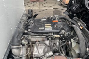 サムネイル: 平成27年　エルフ２トンパネル　４WD　荷台・下廻り塗装済み　車検1年付