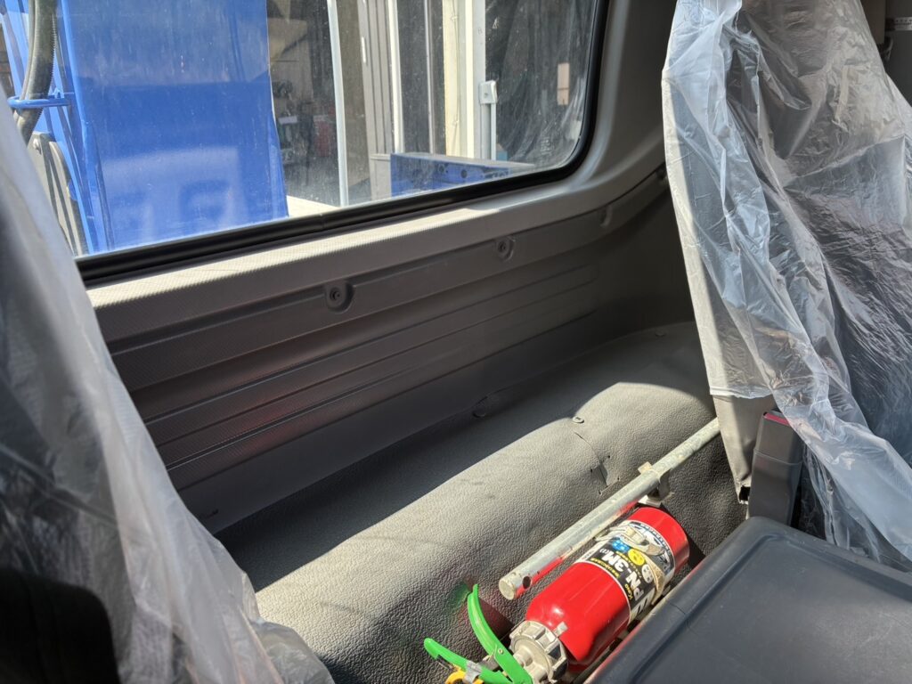 平成20年　いすゞ　フォワード　４トン４段クレーン　フックイン（車検1年付）