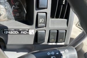 サムネイル: 平成20年　いすゞ　フォワード　４トン４段クレーン　フックイン（車検1年付）