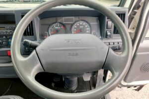サムネイル: 平成２３年　いすゞ　エルフ１．５トン平　４ＷＤ！