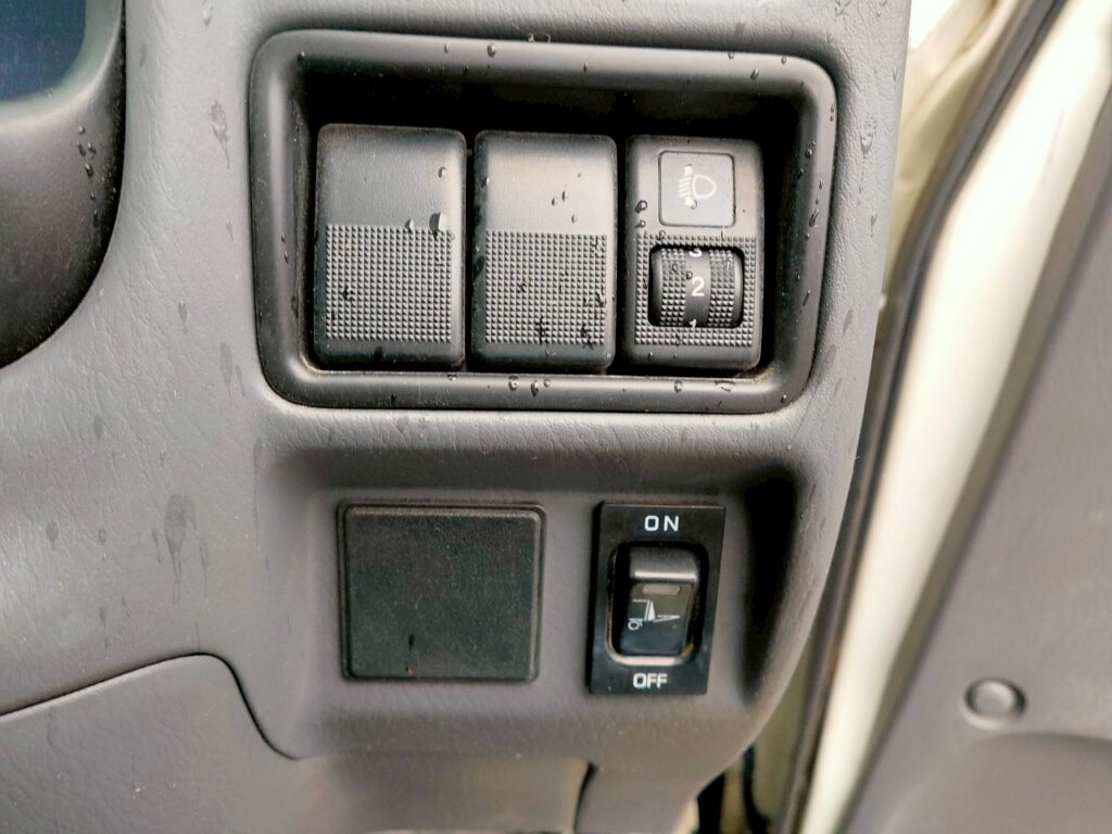 平成２２年　ニッサン　バネット　０．７５トン平Ｐ／Ｇ　4ＷＤ！