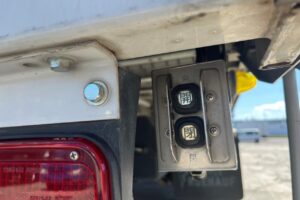 サムネイル: 平成23年　いすゞ　フォワード　４トンアルイミウィング　ワイドロング　バックモニター・ラッシング2段（車検1年付）