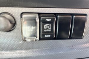 サムネイル: 平成23年　いすゞ　フォワード　４トンアルイミウィング　ワイドロング　バックモニター・ラッシング2段（車検1年付）