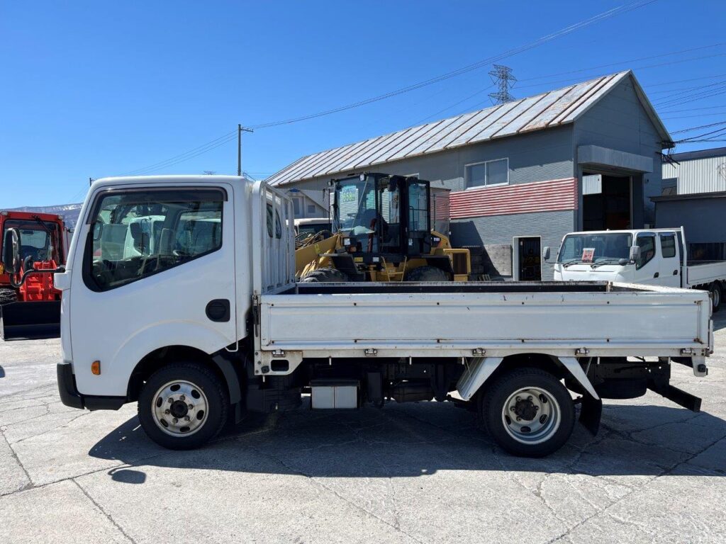 平成30年　ニッサン　アトラス　1.4トン平　4WD（小型貨物・4ナンバー）（車検1年付）