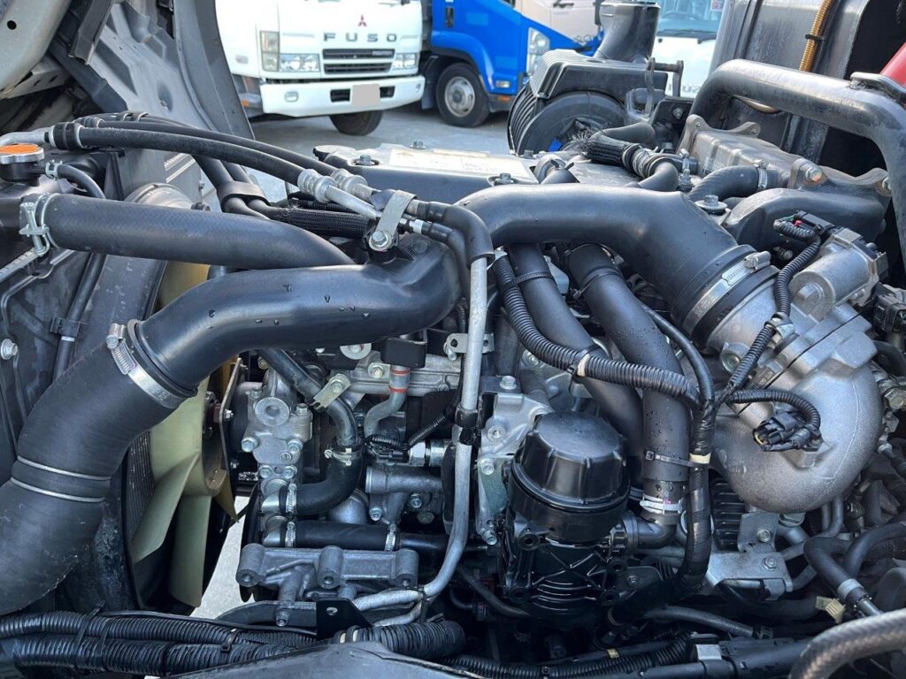 平成26年　いすゞ　フォワード　プレス式パッカー8.2㎥　連続スイッチ・汚泥タンク・バックモニター（車検1年付）