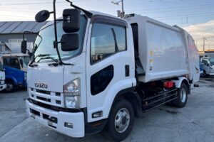 平成26年　いすゞ　フォワード　プレス式パッカー8.2㎥　連続スイッチ・汚泥タンク・バックモニター（車検1年付）