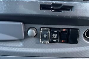 サムネイル: 平成26年　いすゞ　フォワード　プレス式パッカー8.2㎥　連続スイッチ・汚泥タンク・バックモニター（車検1年付）