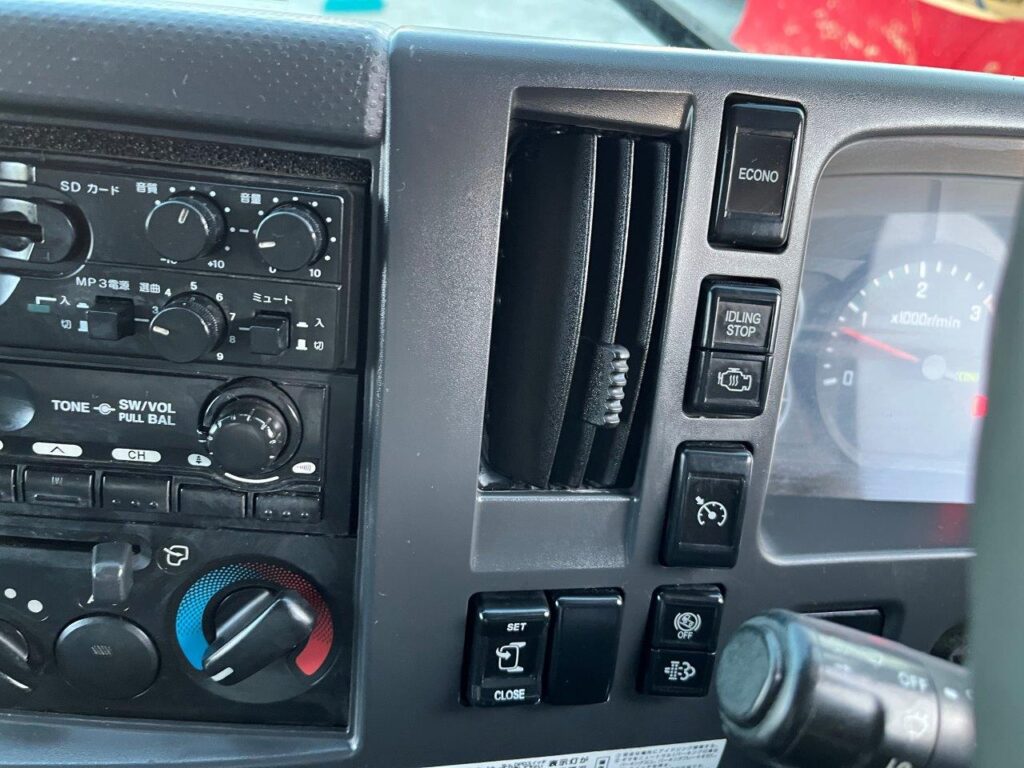 平成26年　いすゞ　フォワード　プレス式パッカー8.2㎥　連続スイッチ・汚泥タンク・バックモニター（車検1年付）