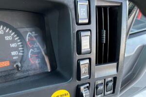 サムネイル: 平成26年　いすゞ　フォワード　プレス式パッカー8.2㎥　連続スイッチ・汚泥タンク・バックモニター（車検1年付）