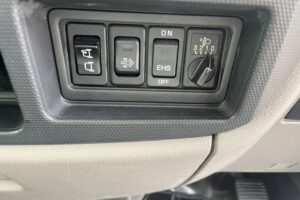 サムネイル: 平成29年　アトラス1.2トンパネル４WD　ラッシングレール２段　車載拡声器付　令和8年2月車検