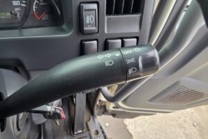 サムネイル: 平成28年　いすゞ　フォワード　４トン平ロング（車検令和7年8月）