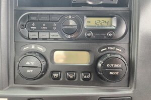 サムネイル: 平成28年　いすゞ　フォワード　４トン平ロング（車検令和7年8月）