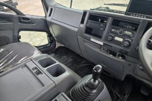 サムネイル: 平成28年　いすゞ　フォワード　４トン平ロング（車検令和7年8月）